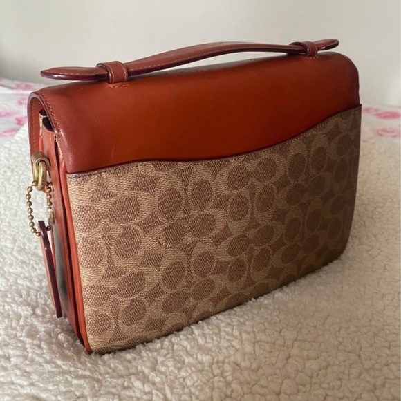 Coach Cassie Crossbody - Picture 2 of 6